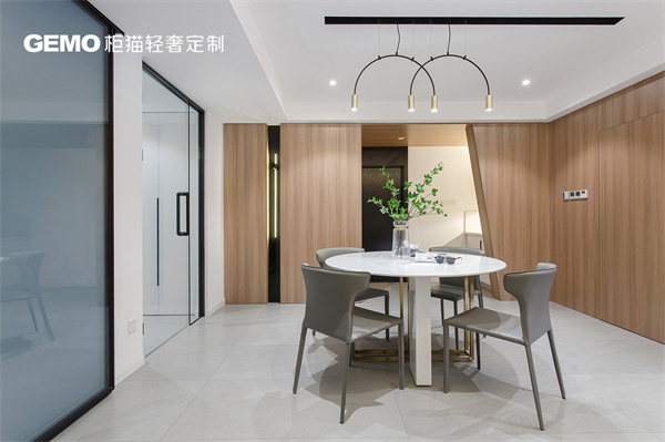 成品家具店轉(zhuǎn)行做輕奢定做家具怎么樣？適合嗎？